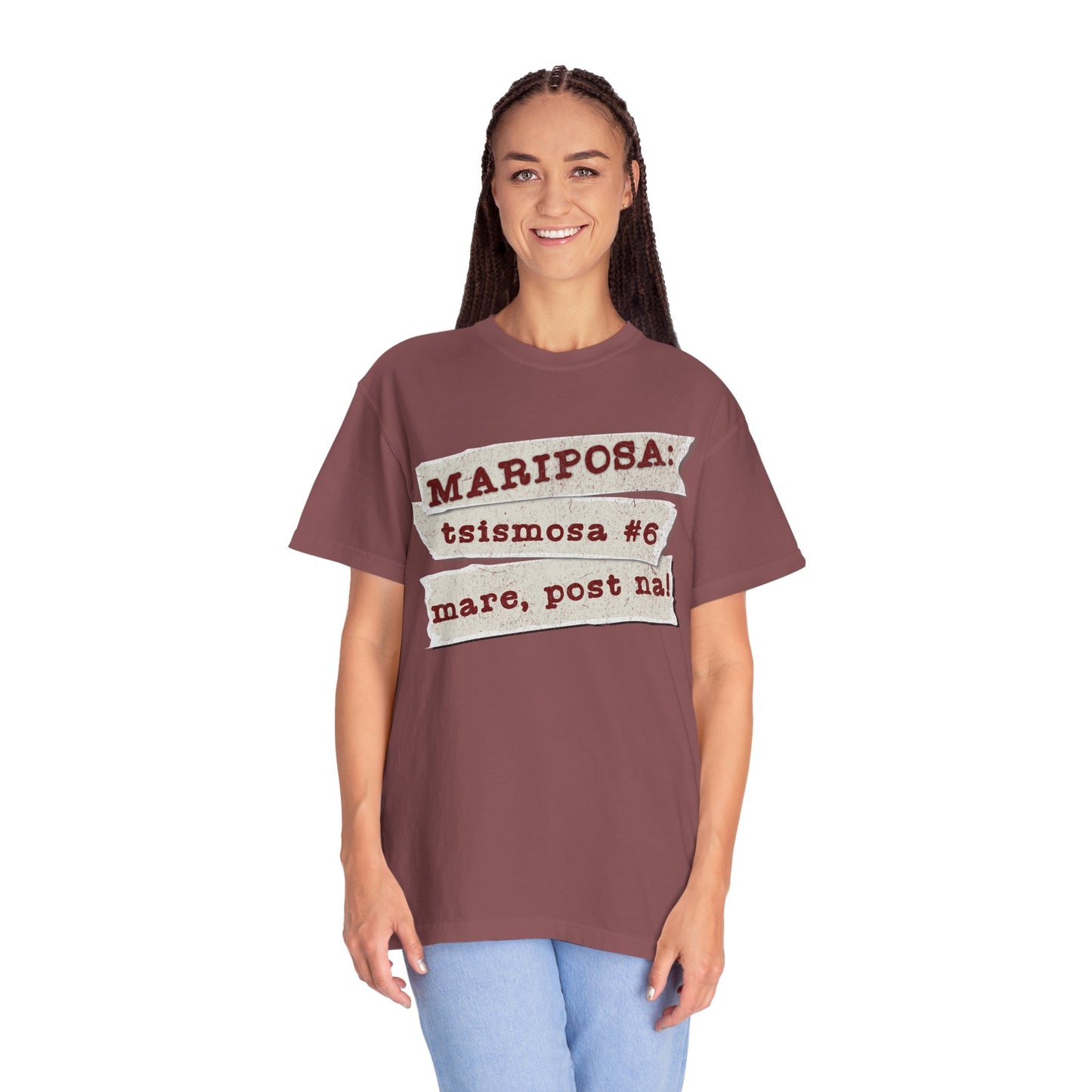 Mariposa:   Tsismosa #6 - Ang social media reporter ng grupo—laging may “mare, post na!” bago pa man matapos ang chika.